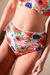 Kamila fait du 36 et porte une taille S*