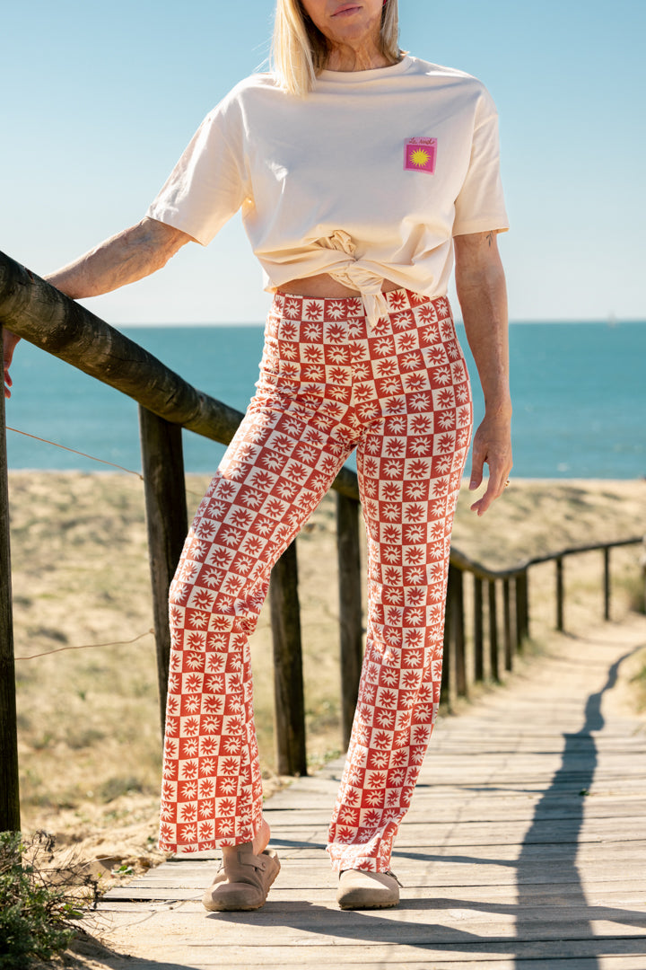 Julie fait du 36 et porte une taille S