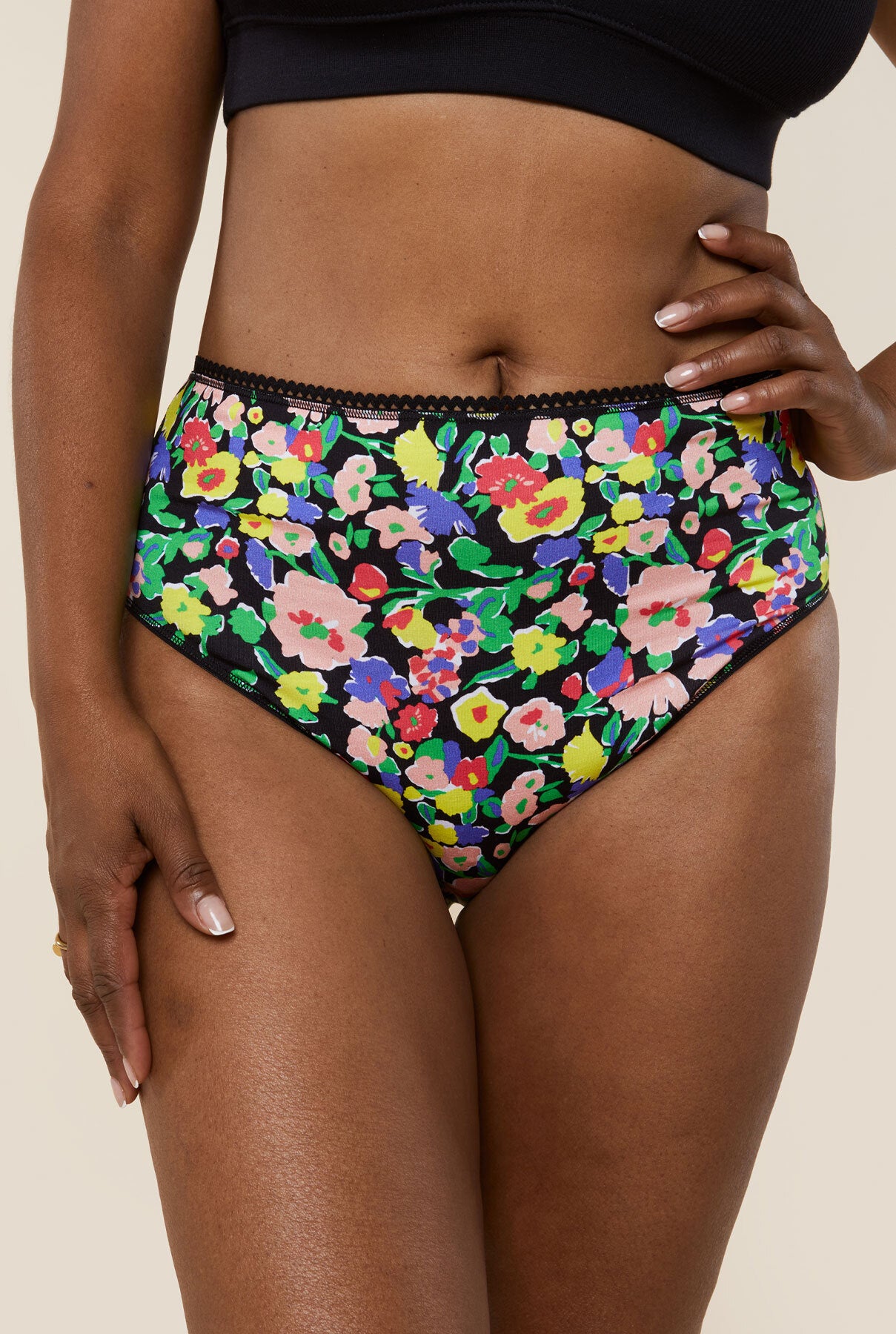 Héléna fait du 38 et porte une taille M