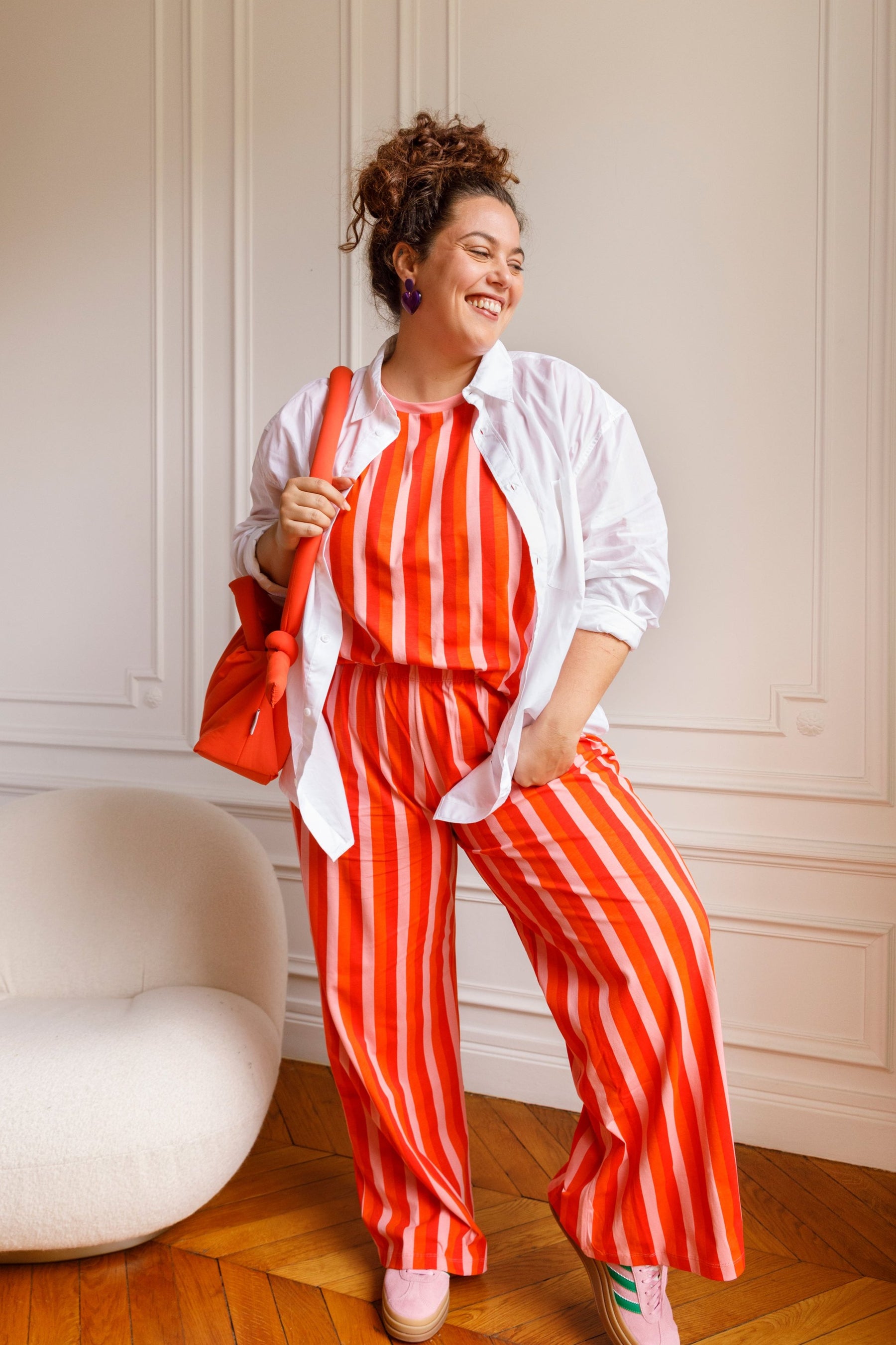 Amandine fait 1m70 et du 44 et porte une taille XL