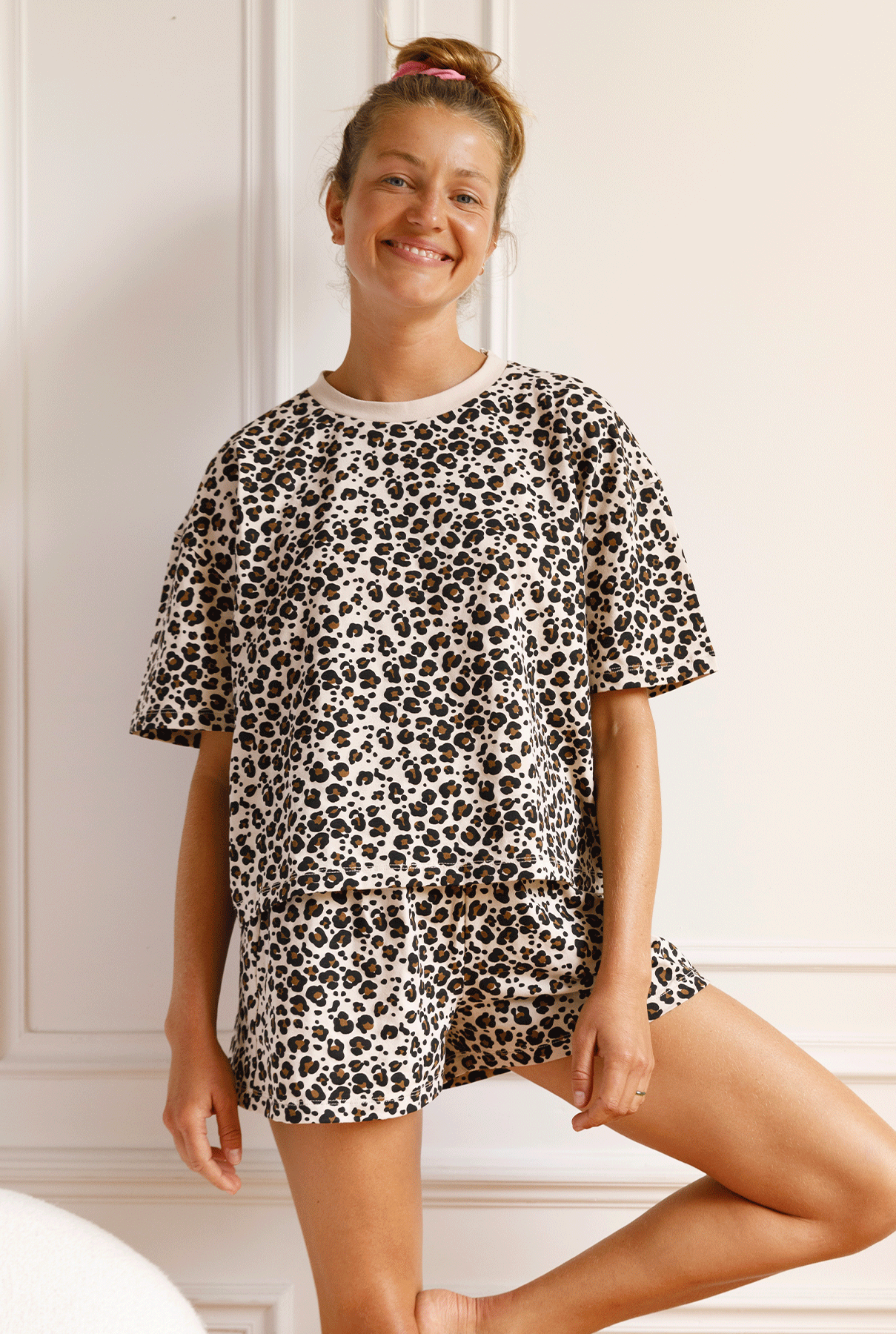 Violette fait 1m75 et du 36, elle porte une taille S