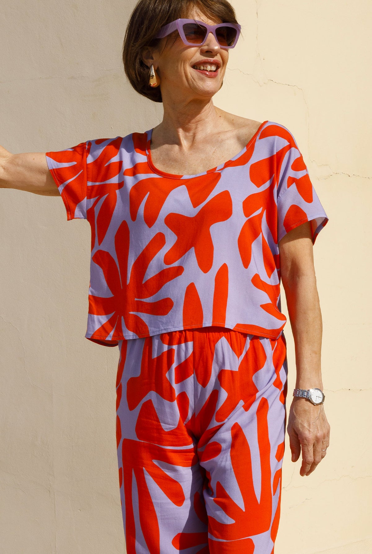 Viviane fait 1m68 et du 36, elle porte une taille S*Ensemble viscose - Corail - fluide et décontracté - We Are Jolies