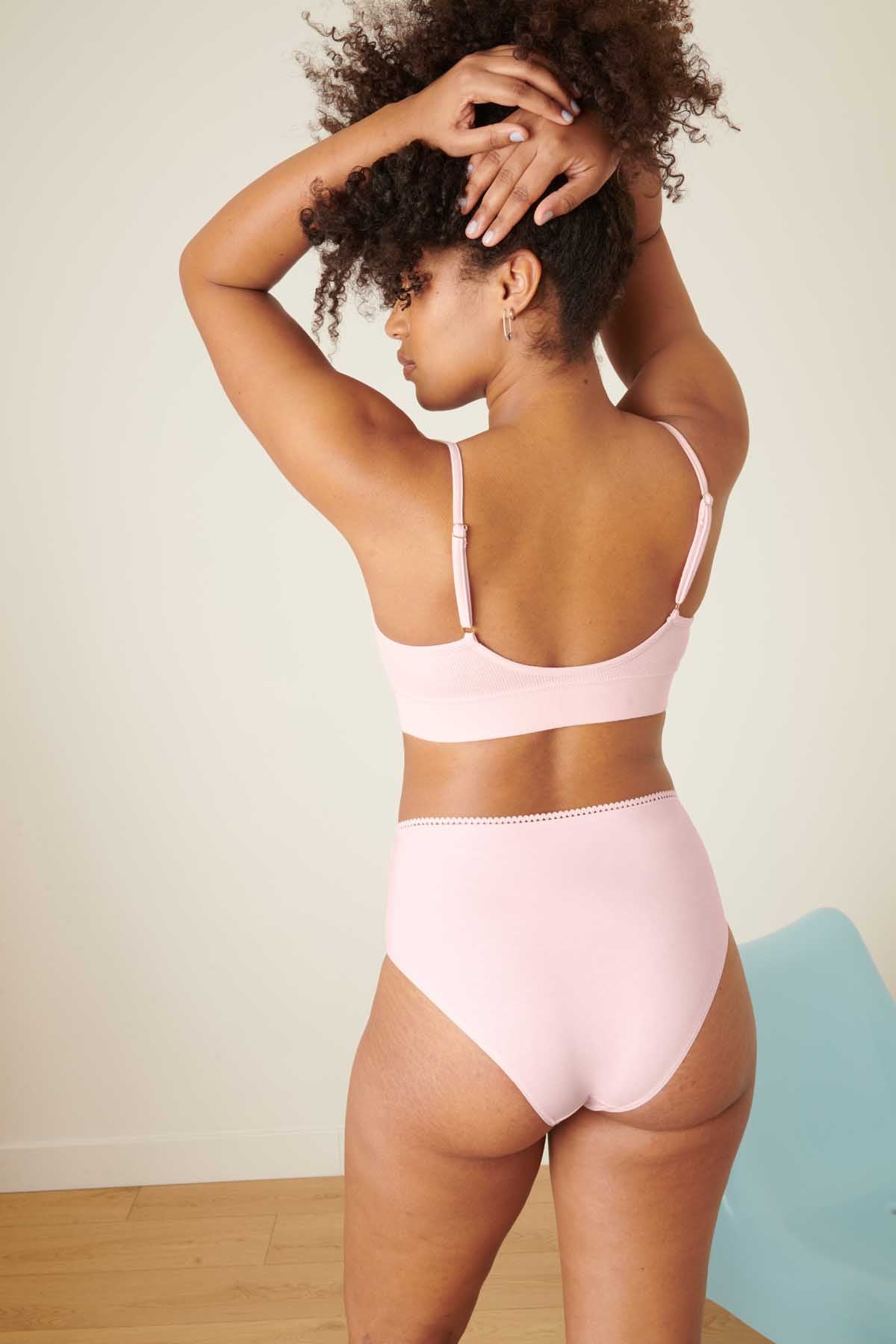 Marie-Charles porte une taille M