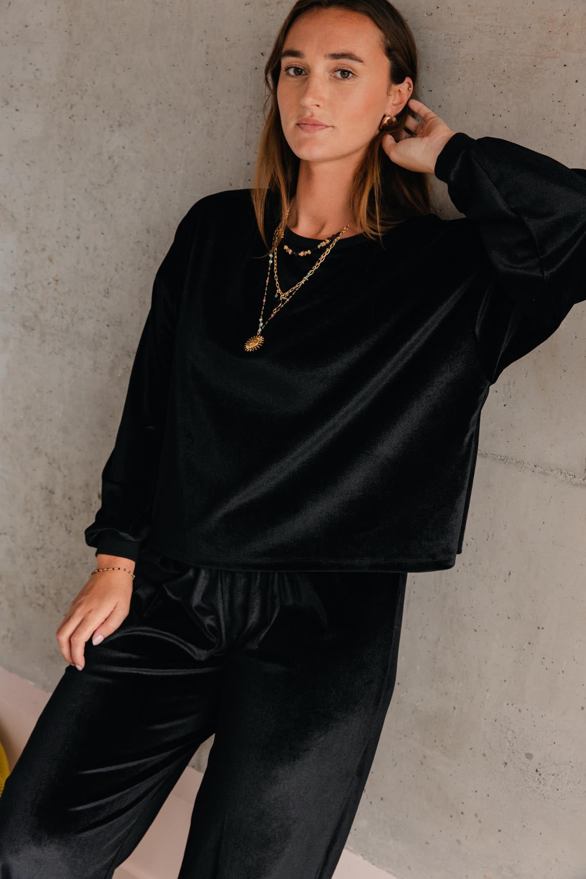 Lorea is a size 38 and wears a size M/L on top and a size M on the bottom