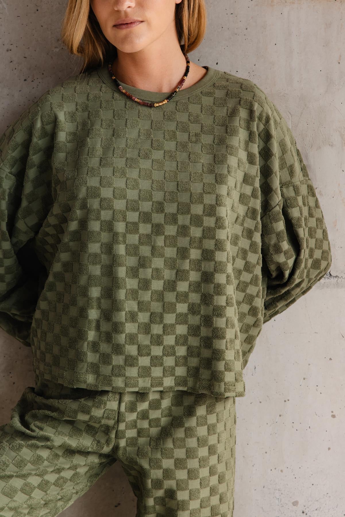 Violette is a size 34 and wears a size XS/S
