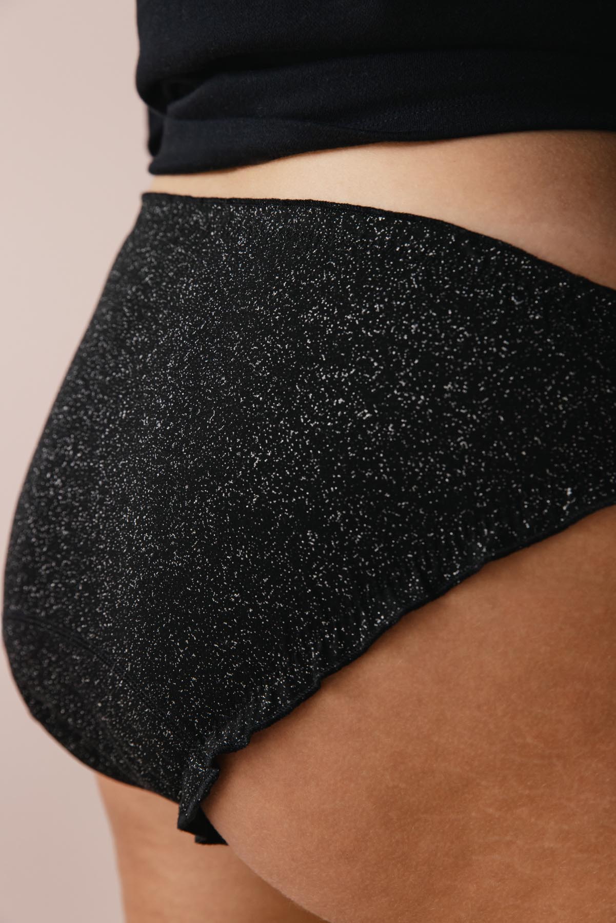 Lorea fait du 38 et porte une taille M