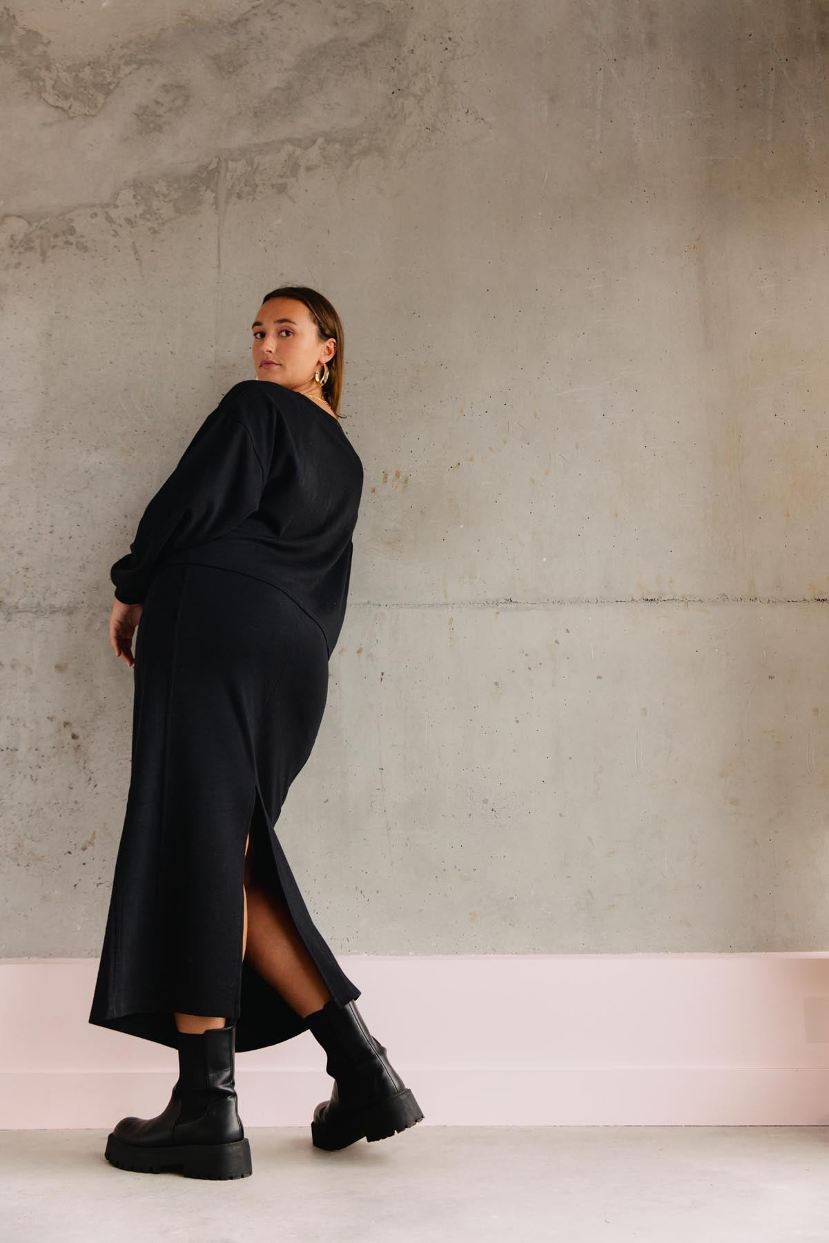 Lorea fait du 38 et porte une taille M en bas et un M/L en haut