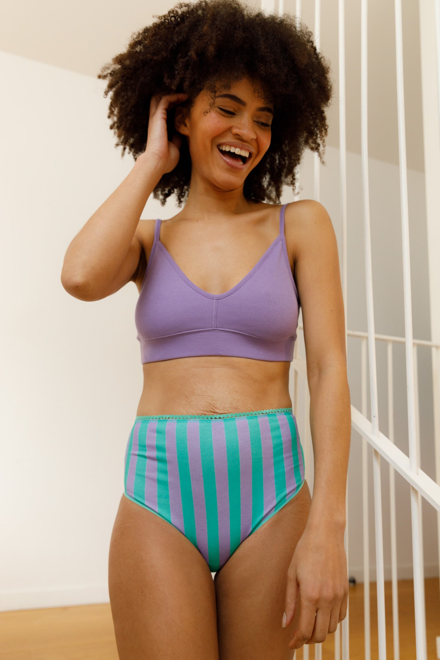 Aurélia fait du 85C et porte une taille M