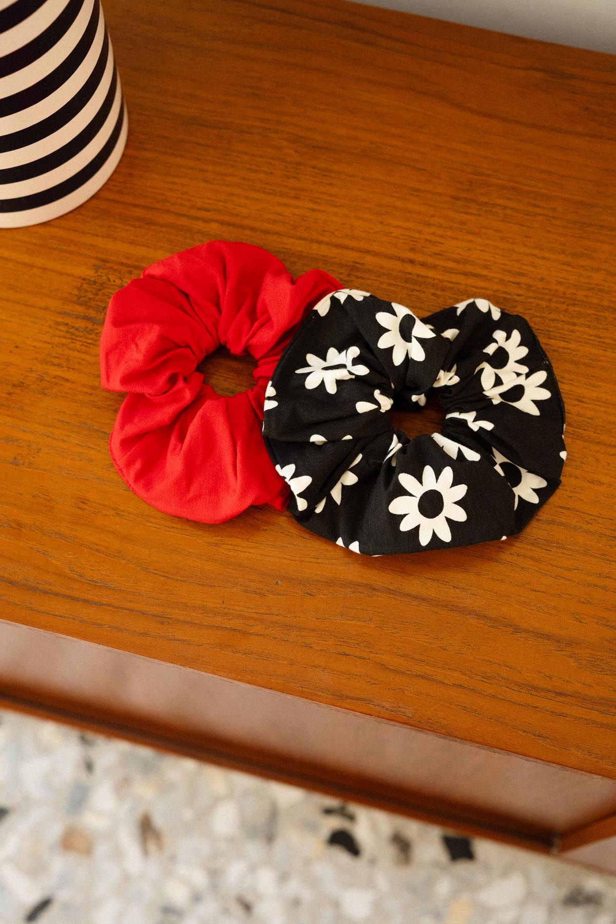 2-pack Oversized Scrunchie - Dalia Black | Red