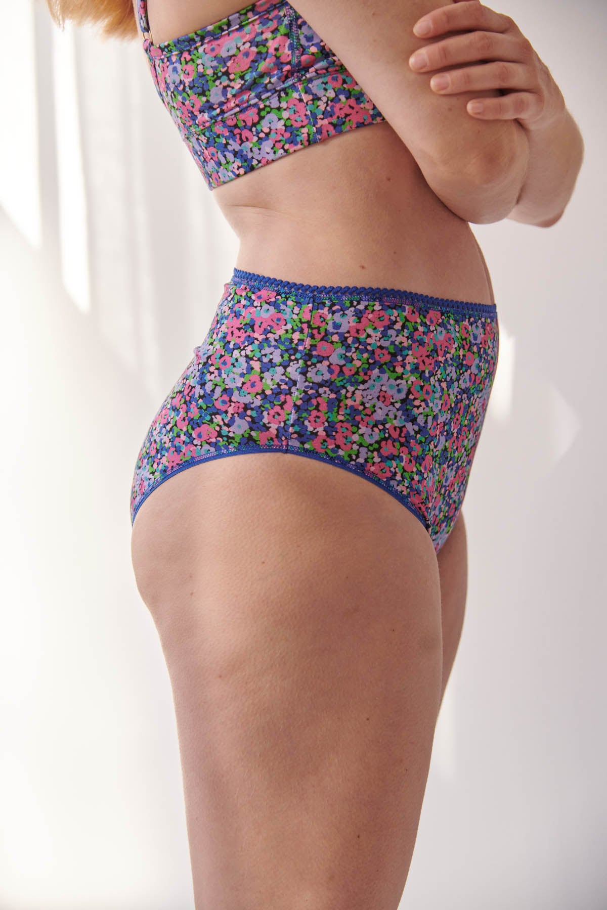 Julie fait du 40 et porte une taille M