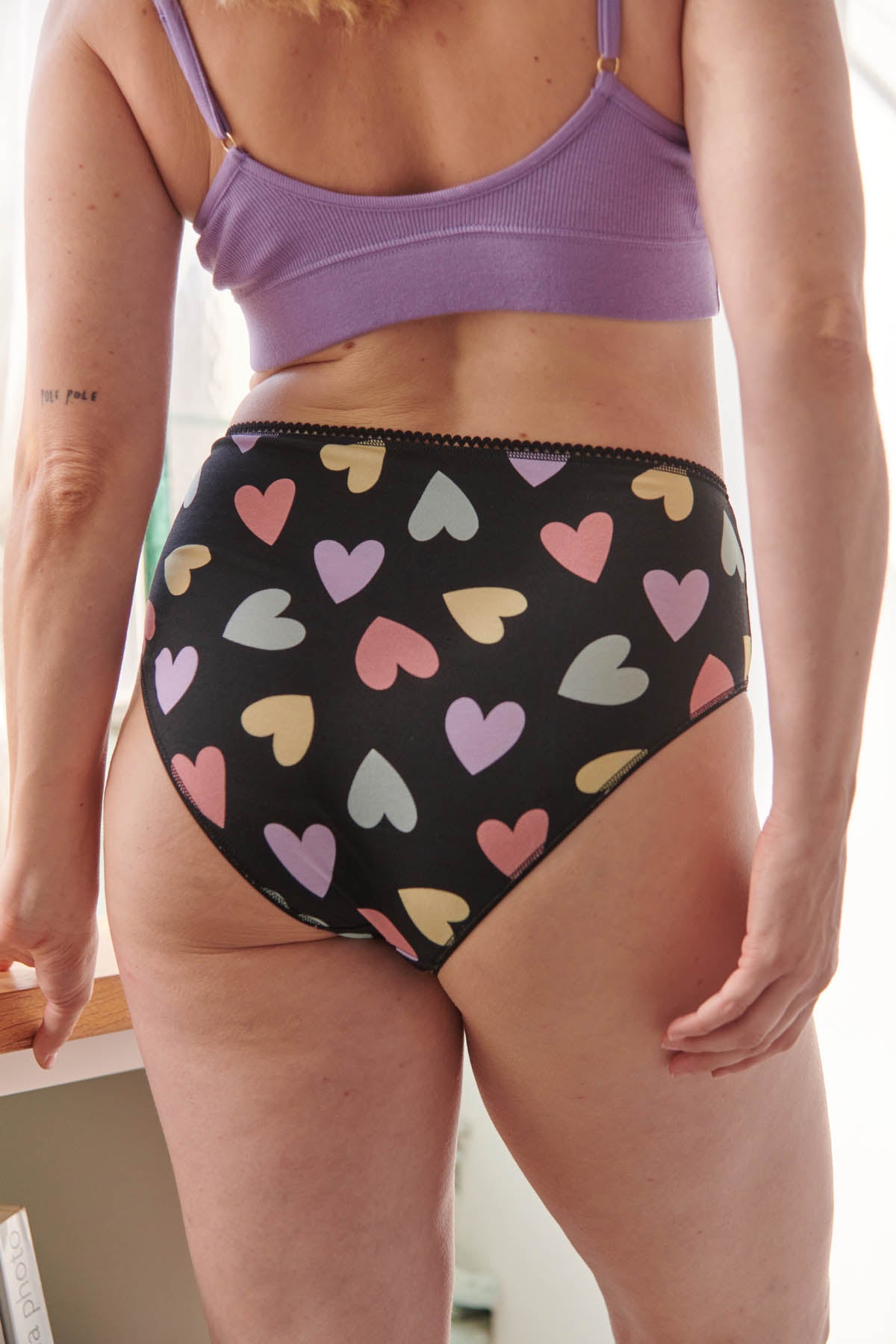 Julie fait du 40 et porte une taille M