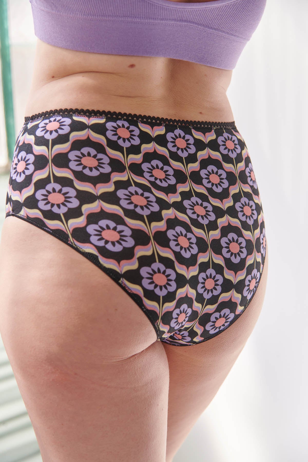 Julie fait du 40 et porte une taille M