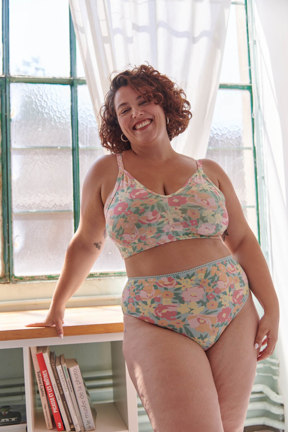 Amandine fait du 100F et porte une taille 3XL en haut et fait du 44 et porte une taille 2XL en bas