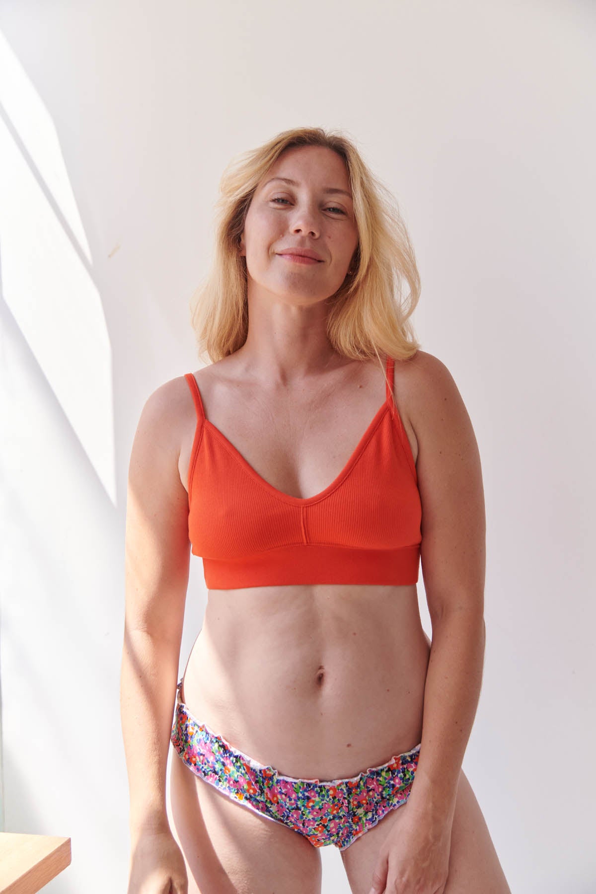 Julie fait du 40 et porte une taille M