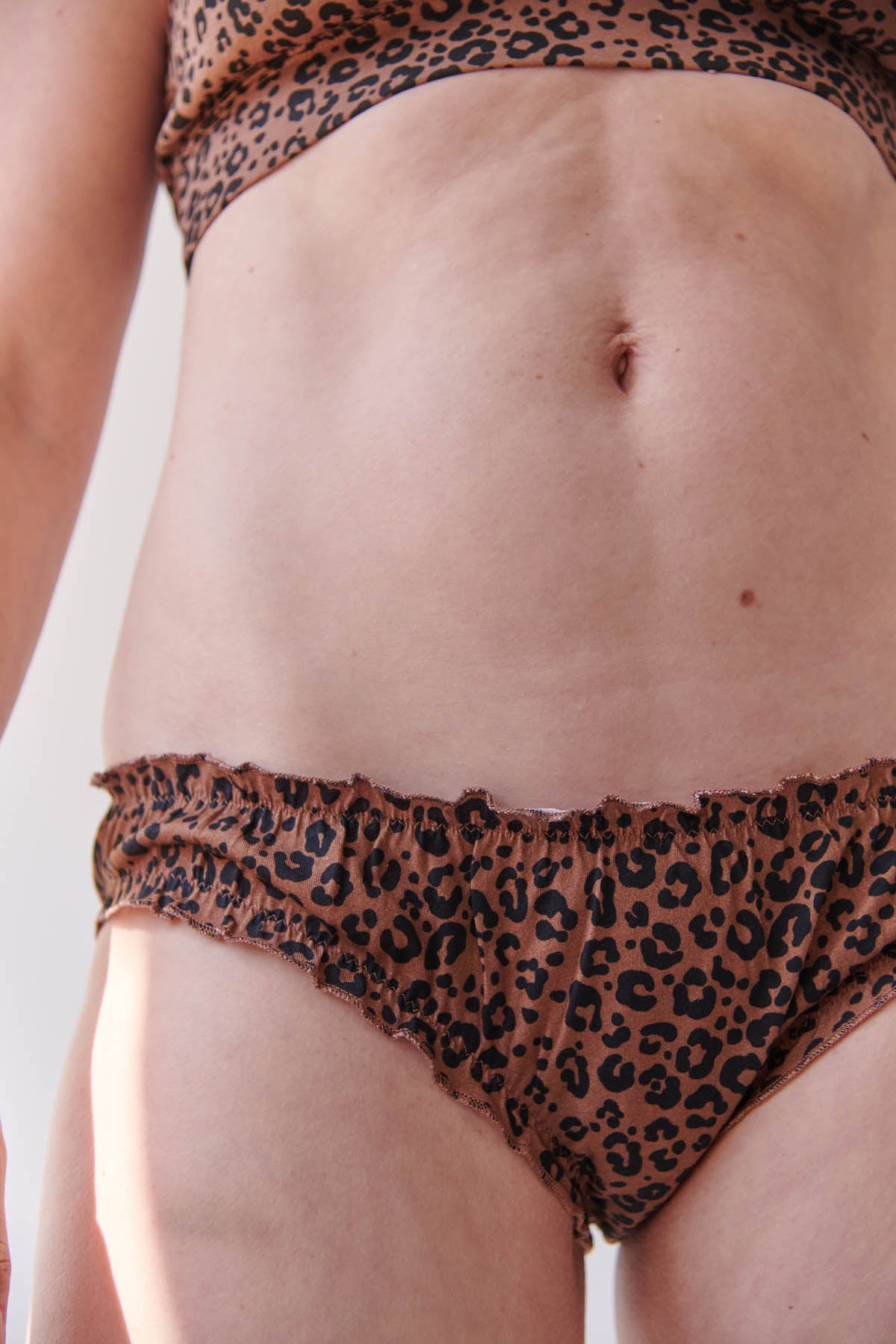 Julie fait du 40 et porte une taille M