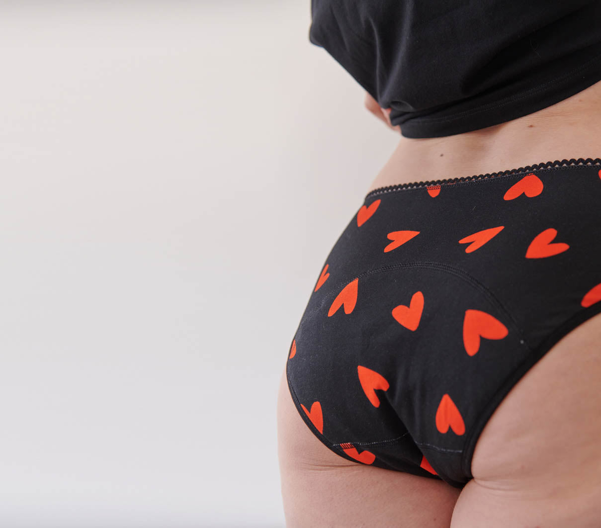 Julie fait du 40 et porte une taille M