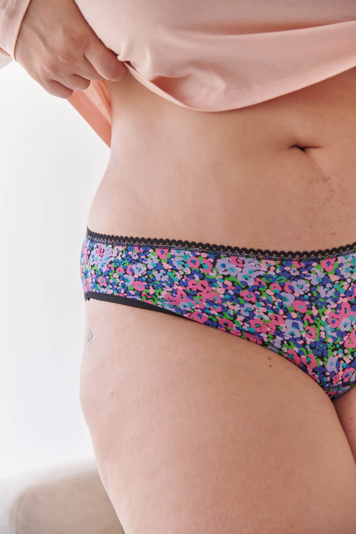 Amandine fait du 44 et porte une taille 2XL