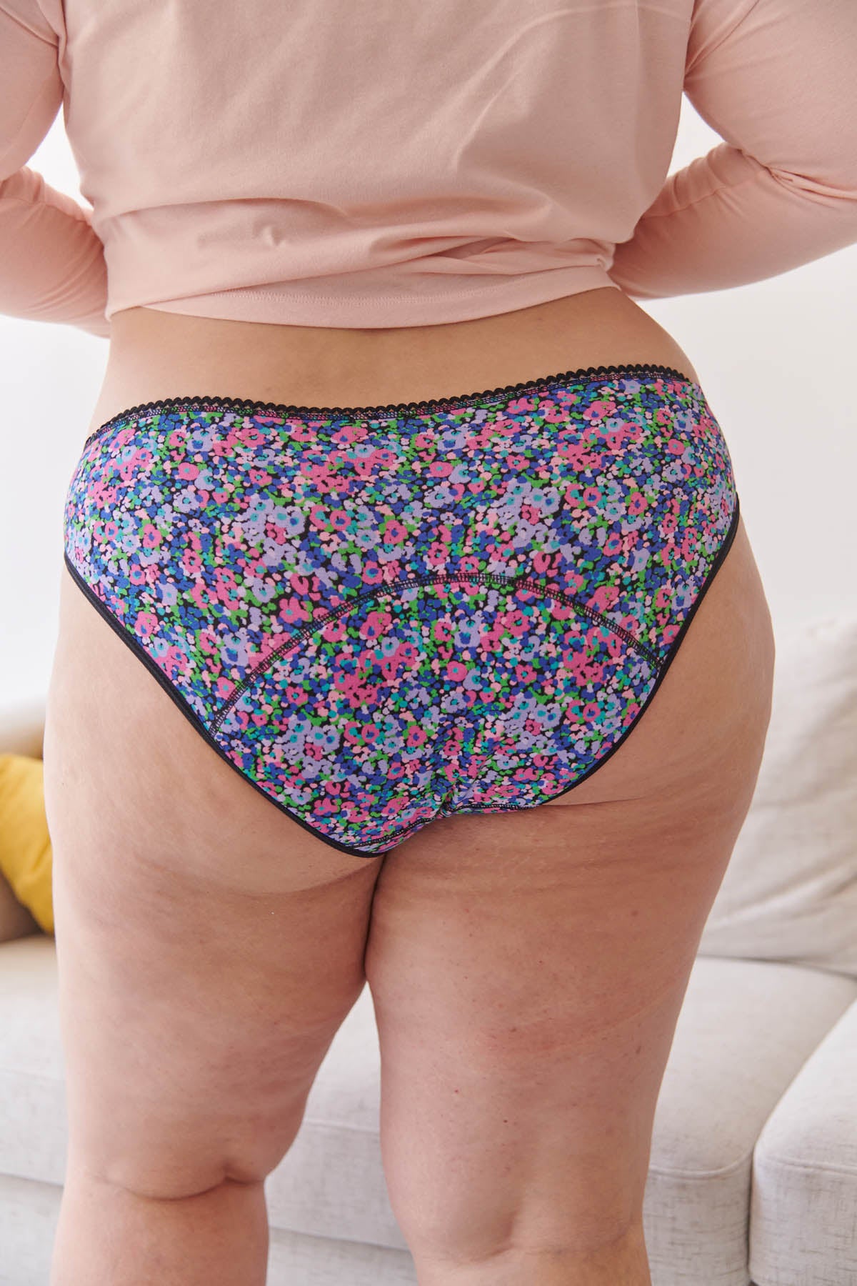 Amandine fait du 44 et porte une taille 2XL