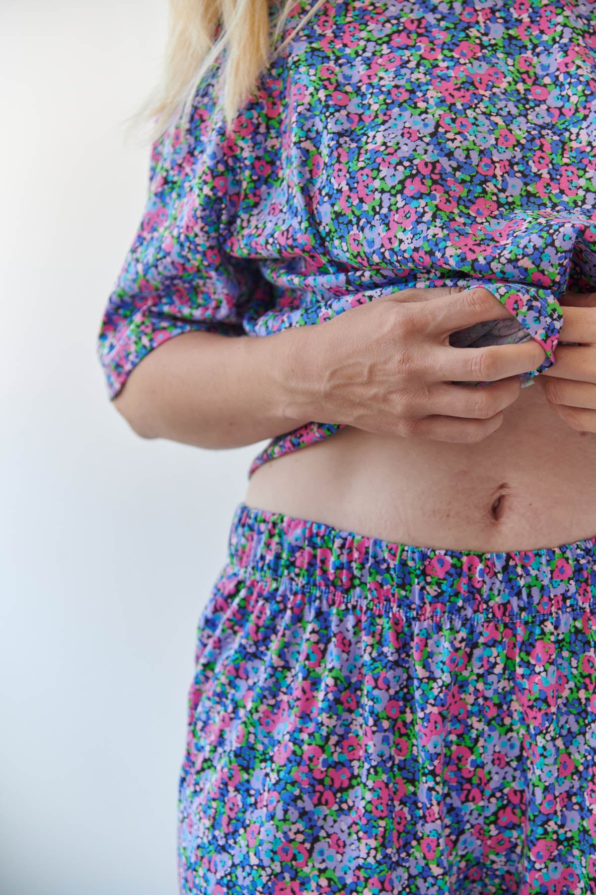 Julie fait du 40 et porte une taille M