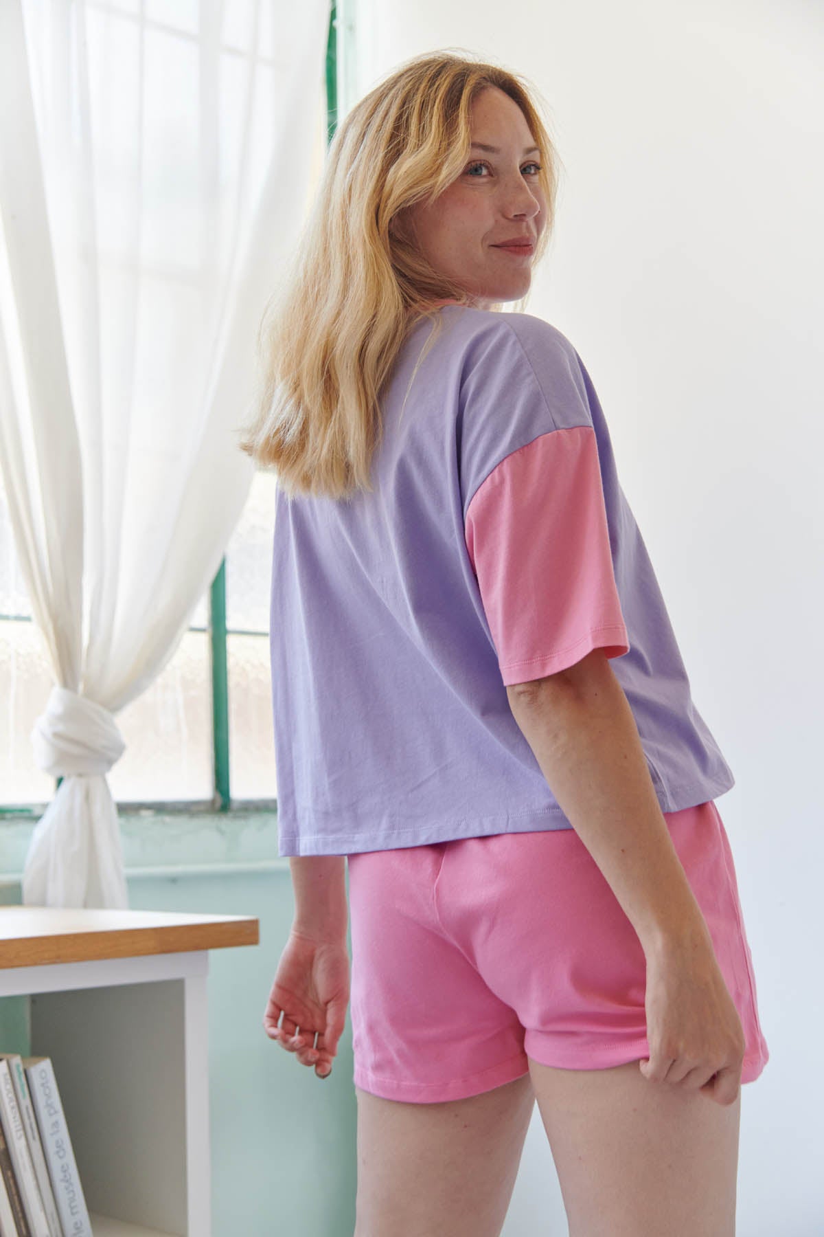 Julie fait du 40 et porte une taille M