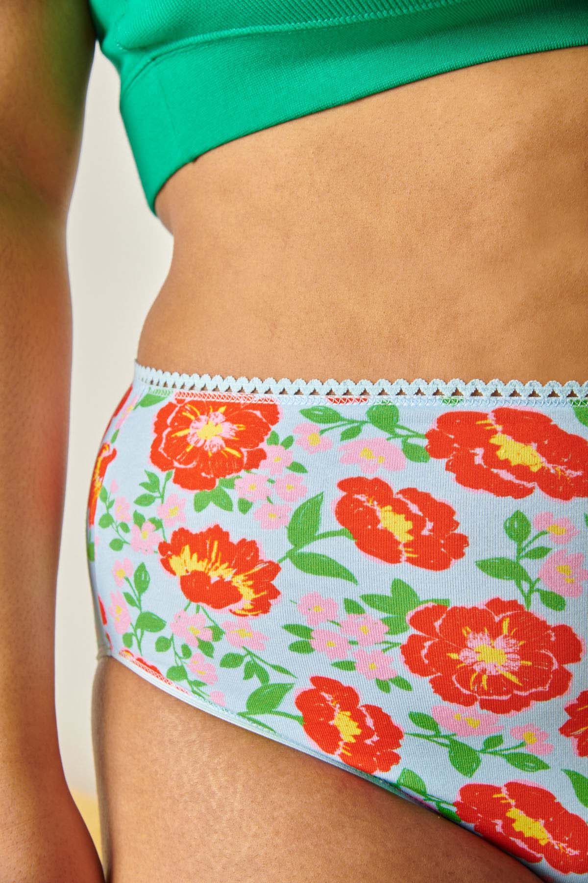 Hoby fait du 46 et porte une taille 2XL