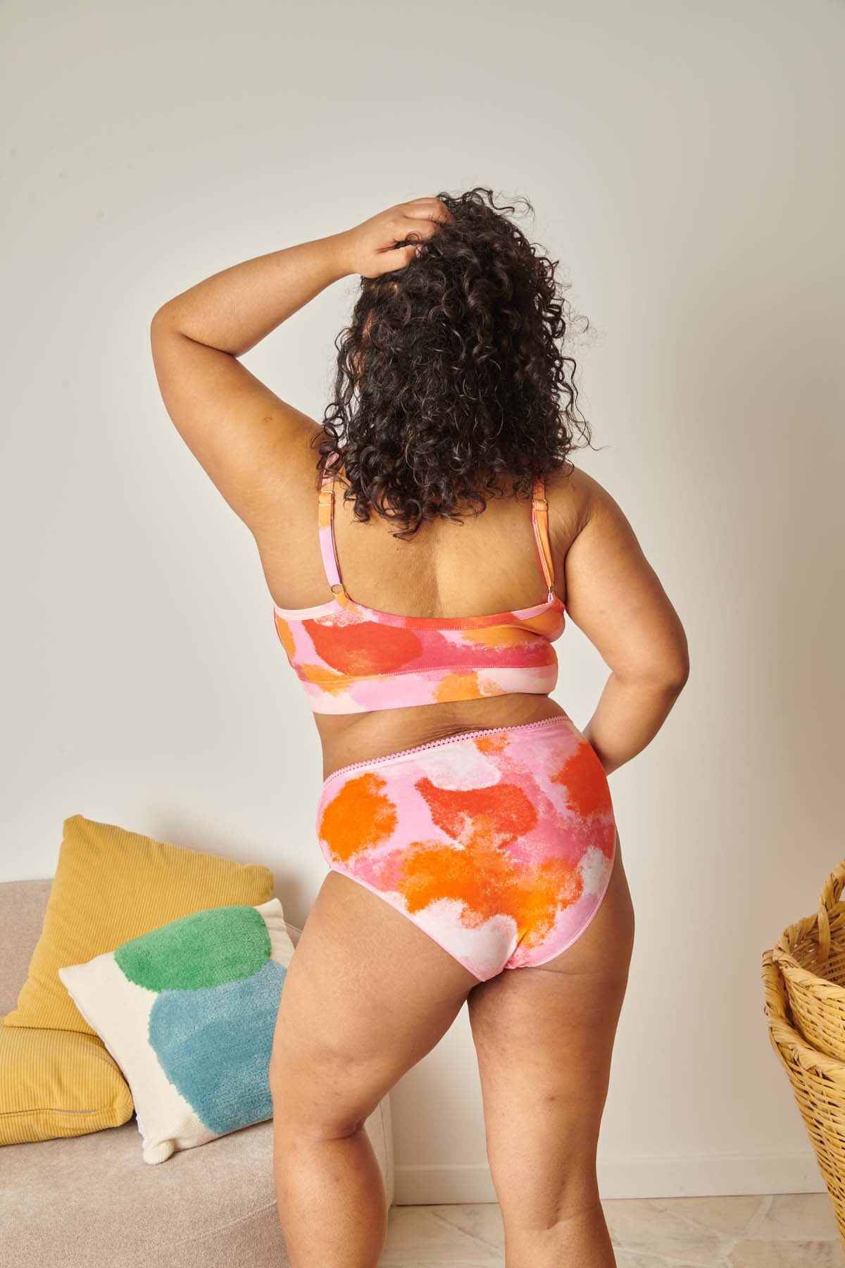 Hoby fait du 46 et porte une taille 2XL