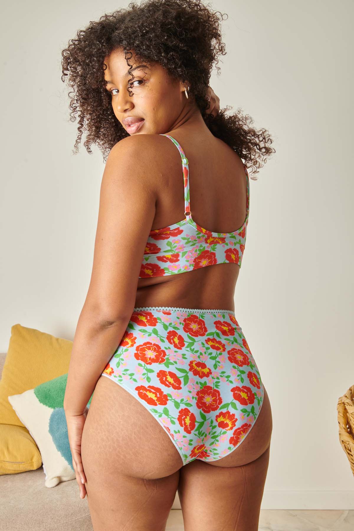 Marie-Charles fait du 90B et porte une taille M