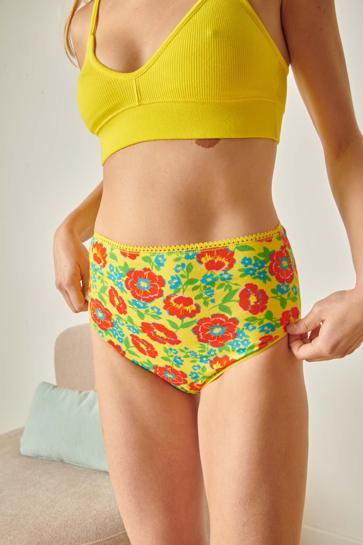 Violette fait du 36 et porte une taille S