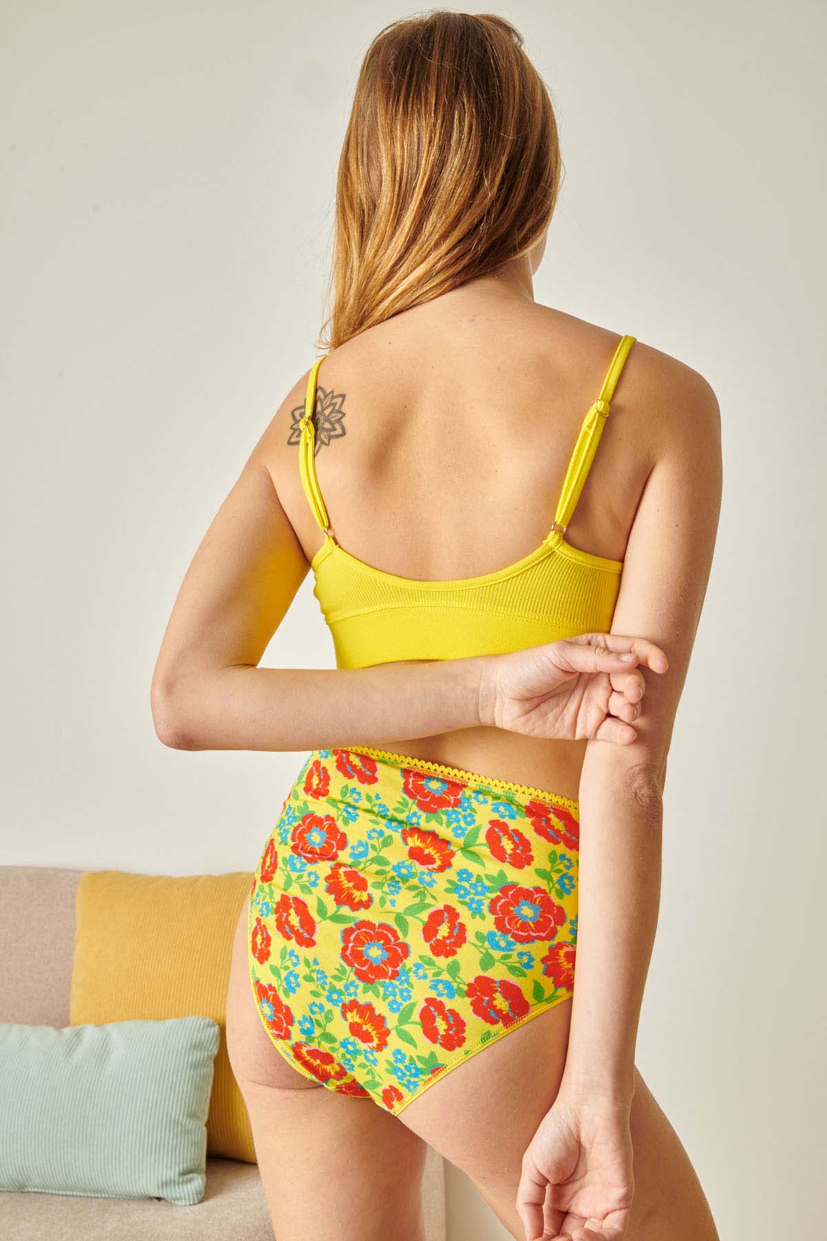 Violette fait du 36 et porte une taille S