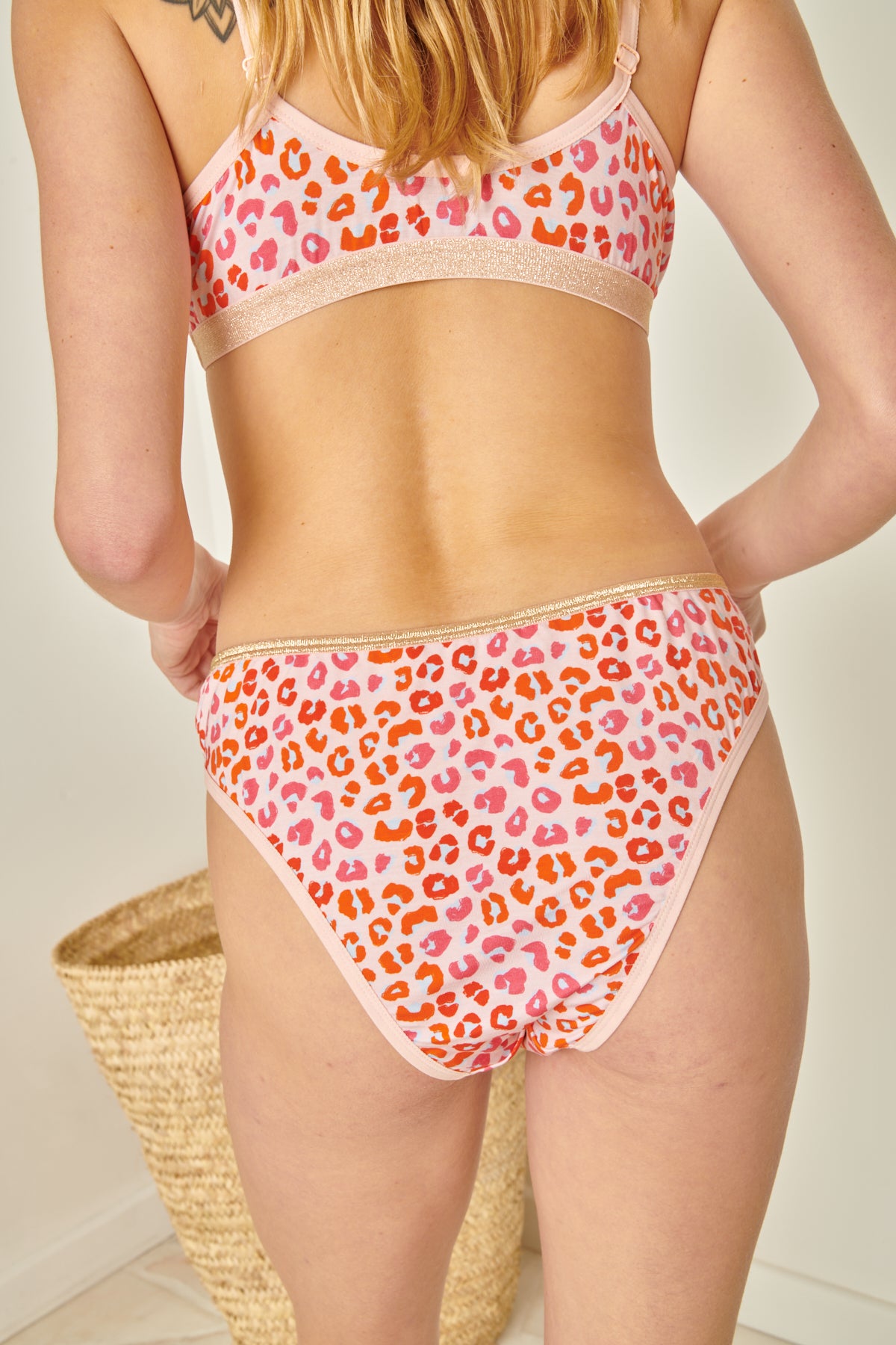 Violette fait du 36 et porte une taille S