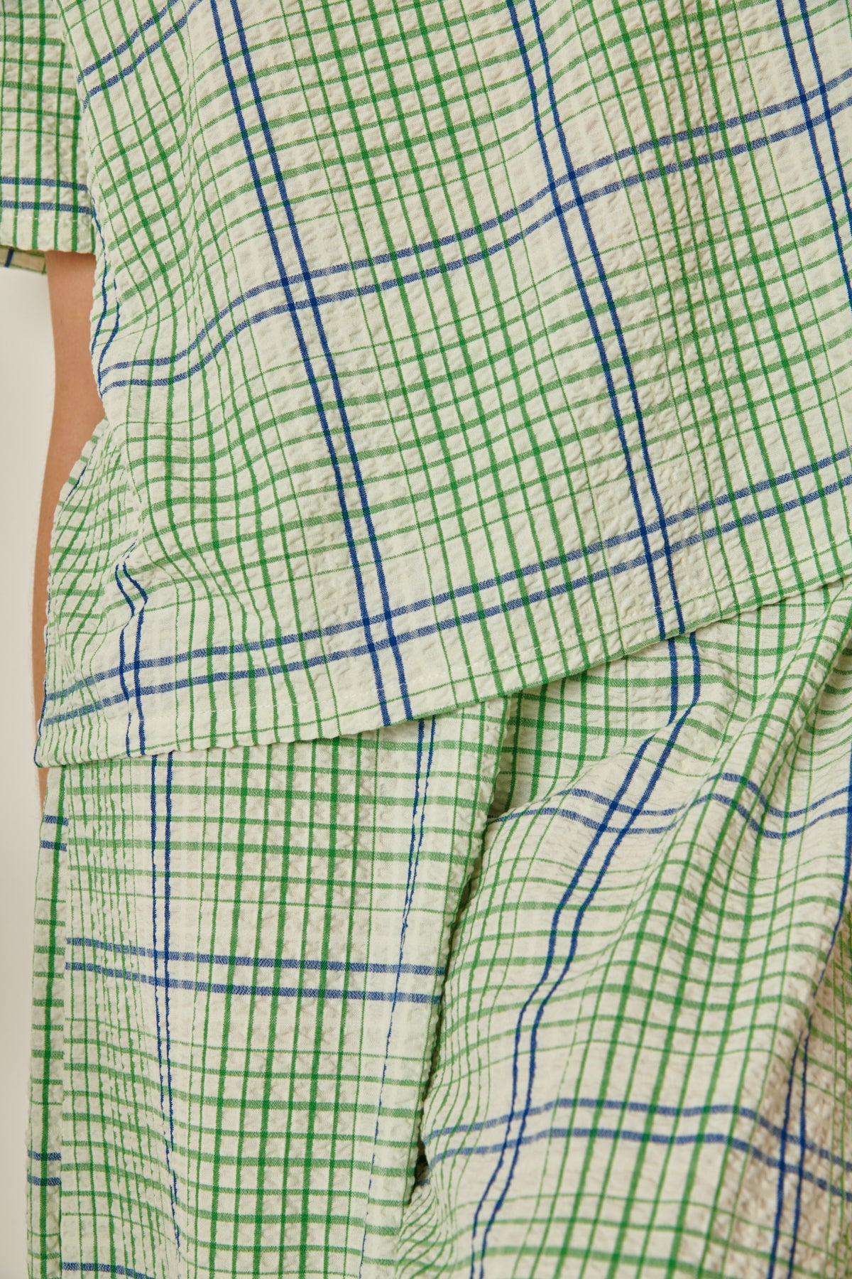 Violette fait du 36 et porte une taille S