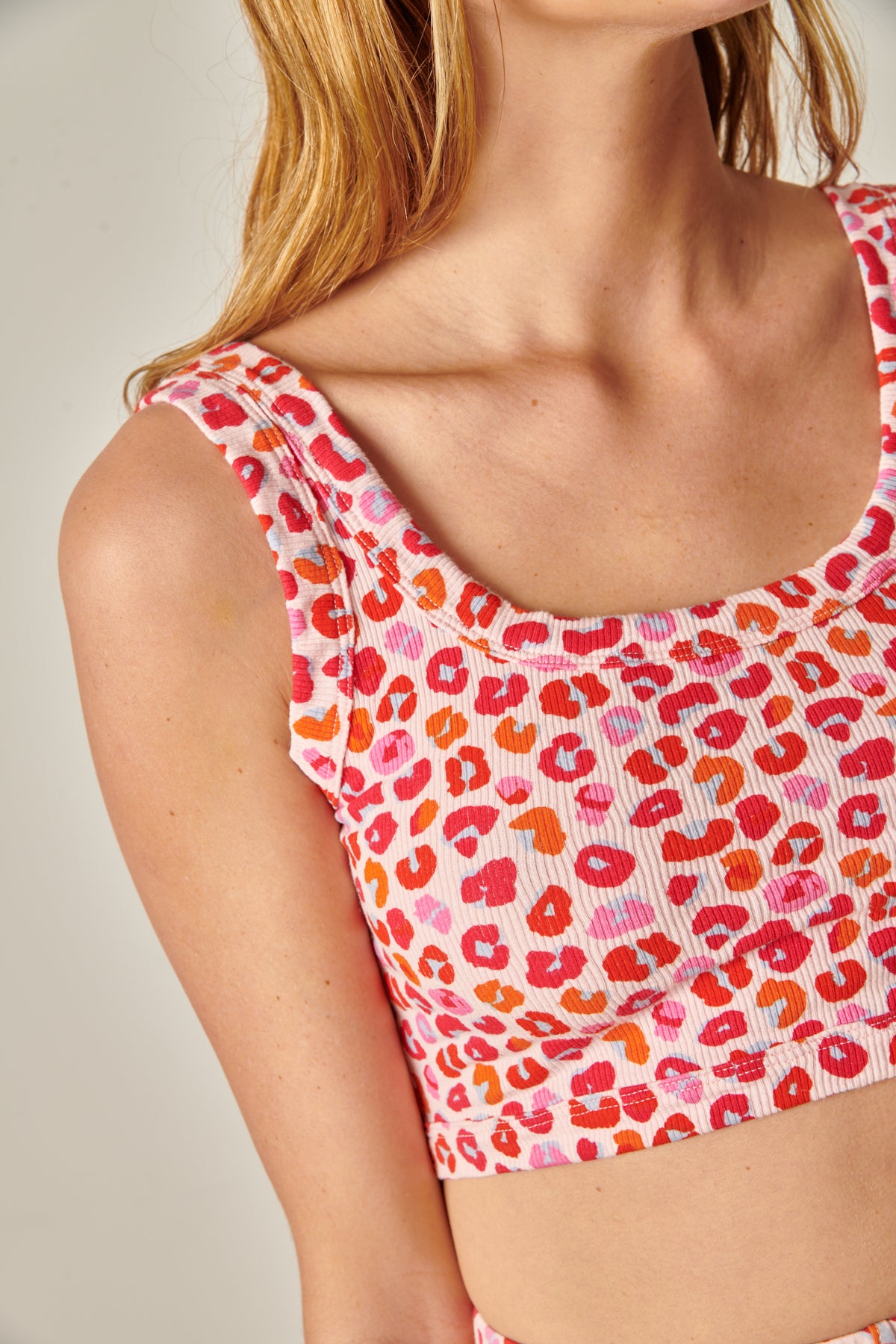 Violette fait du 36 et porte une taille S