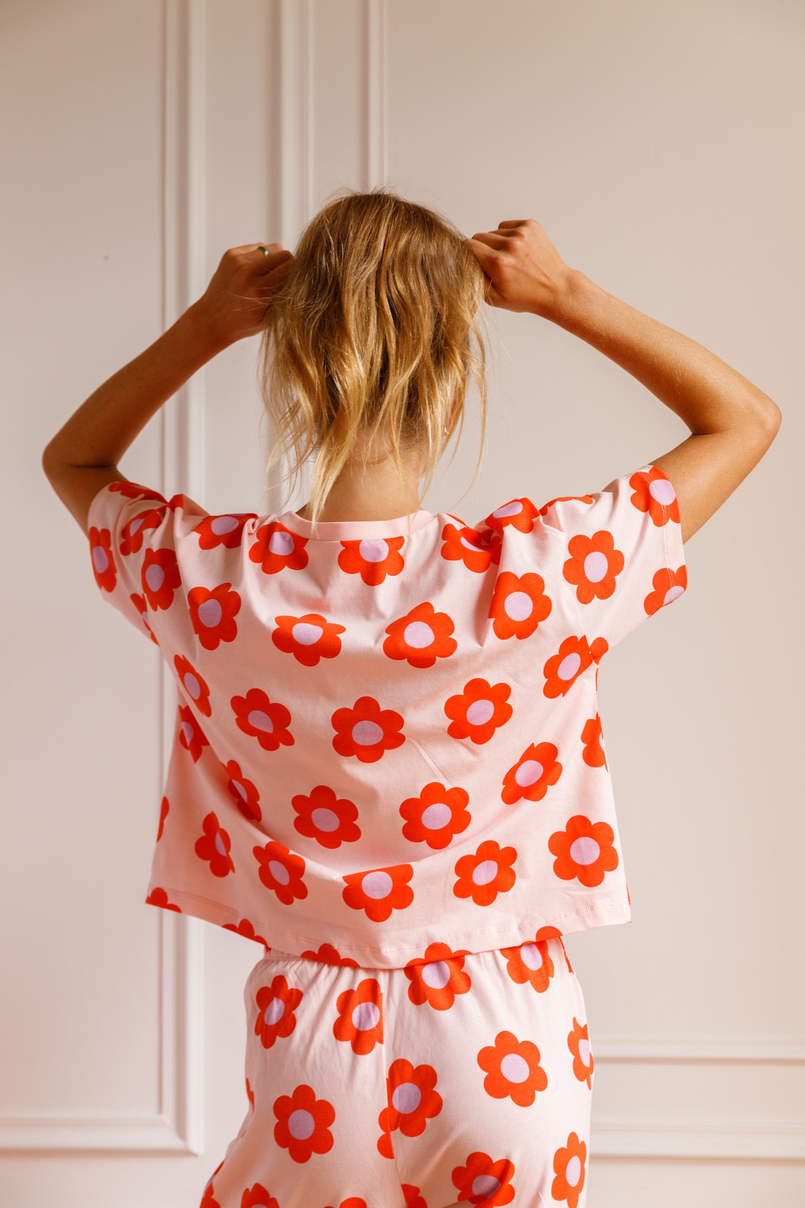 Violette fait 1m75 et du 36, elle porte une taille S