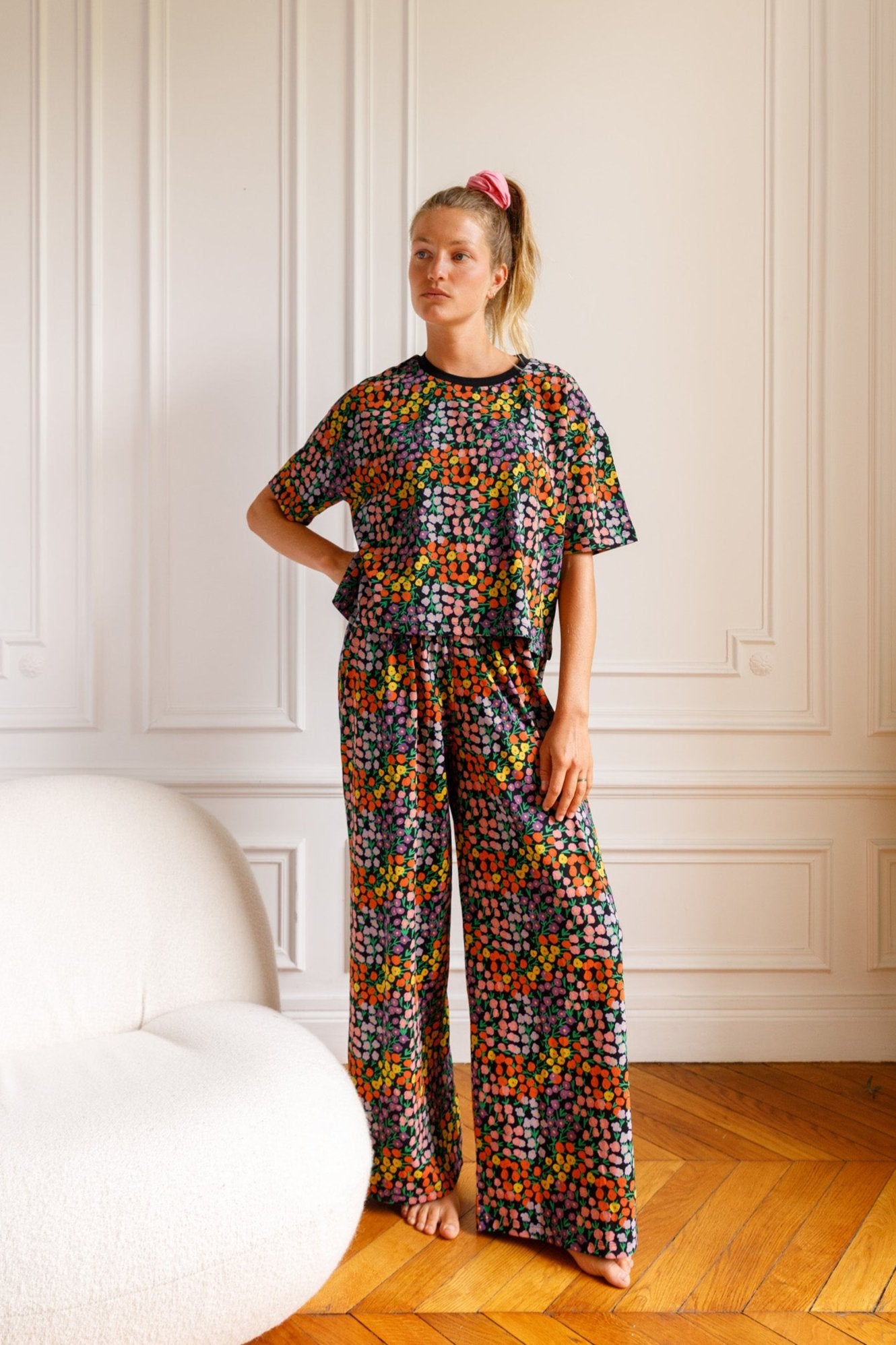 Violette fait 1m75 et du 36, elle porte une taille S