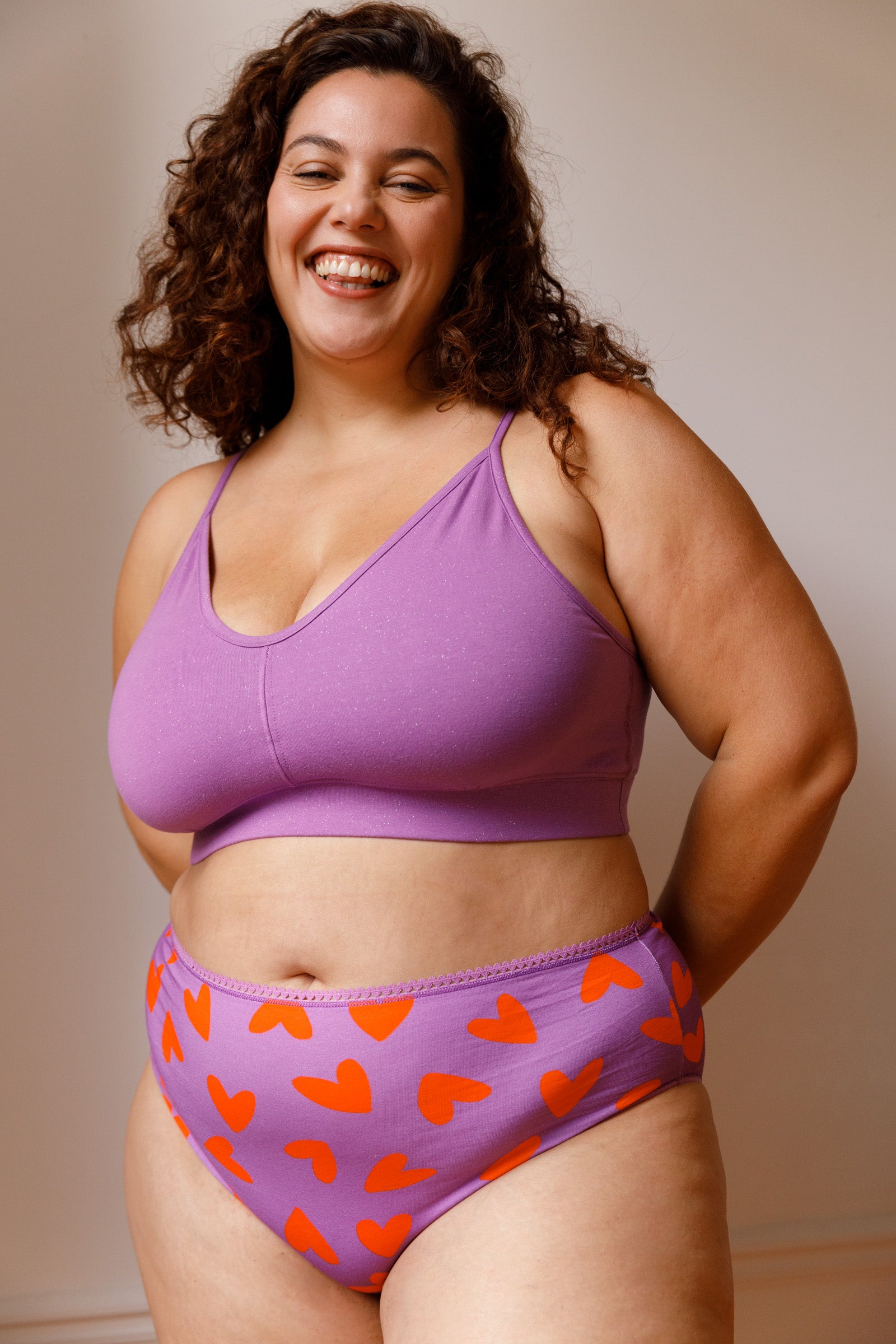 Amandine fait du 100G et porte une taille 3XL