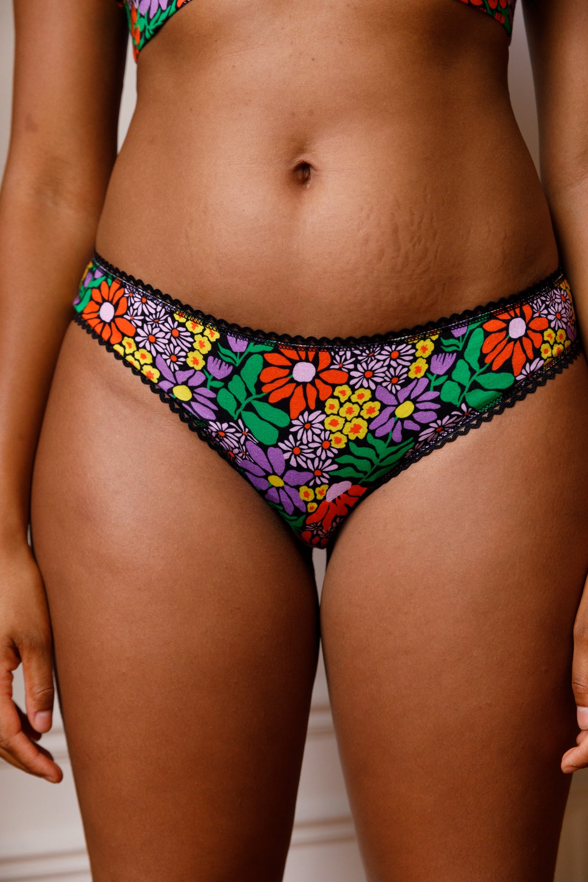 Maeva fait du 40 et porte une taille M*