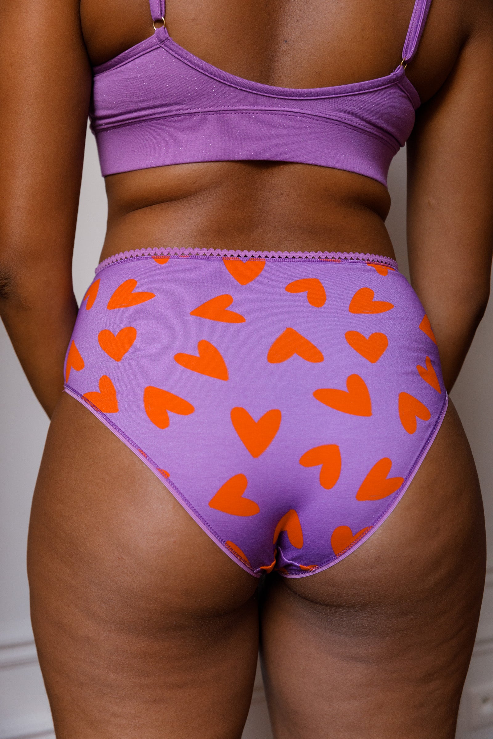 Maeva is a size 40 and wears a size M
