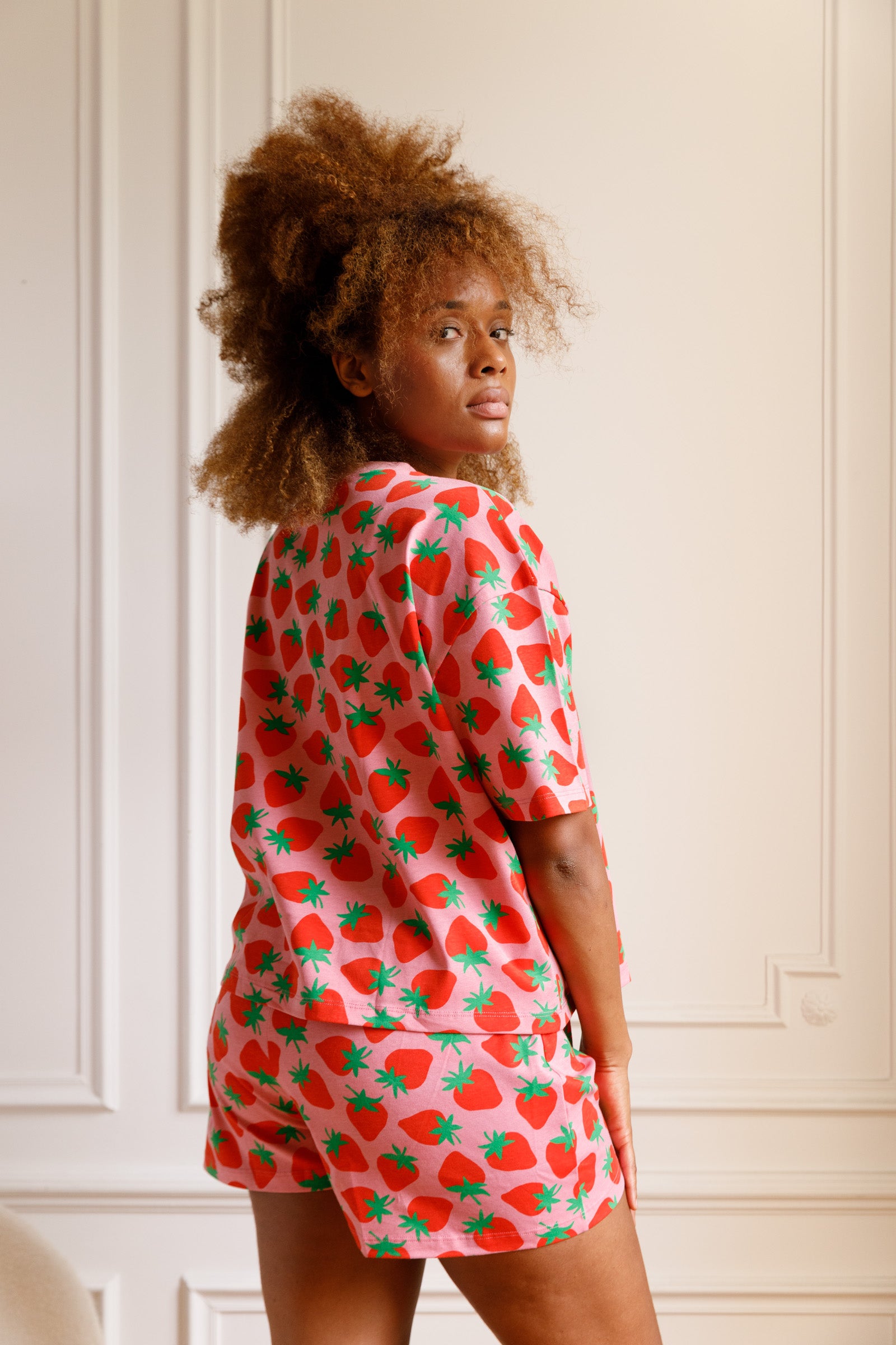 Maeva fait 1m72 et du 40 et porte une taille M