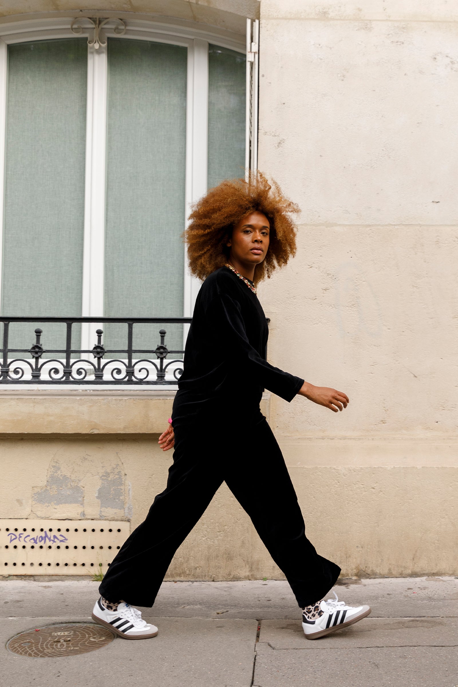 Maeva fait 1m72 et du 40 et porte une taille M