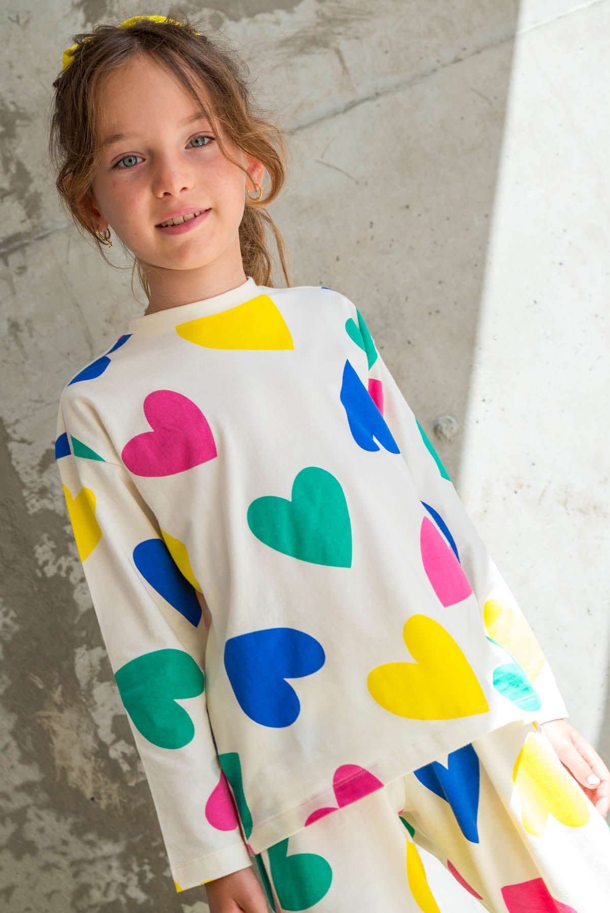 L. porte une taille 7/8 ans