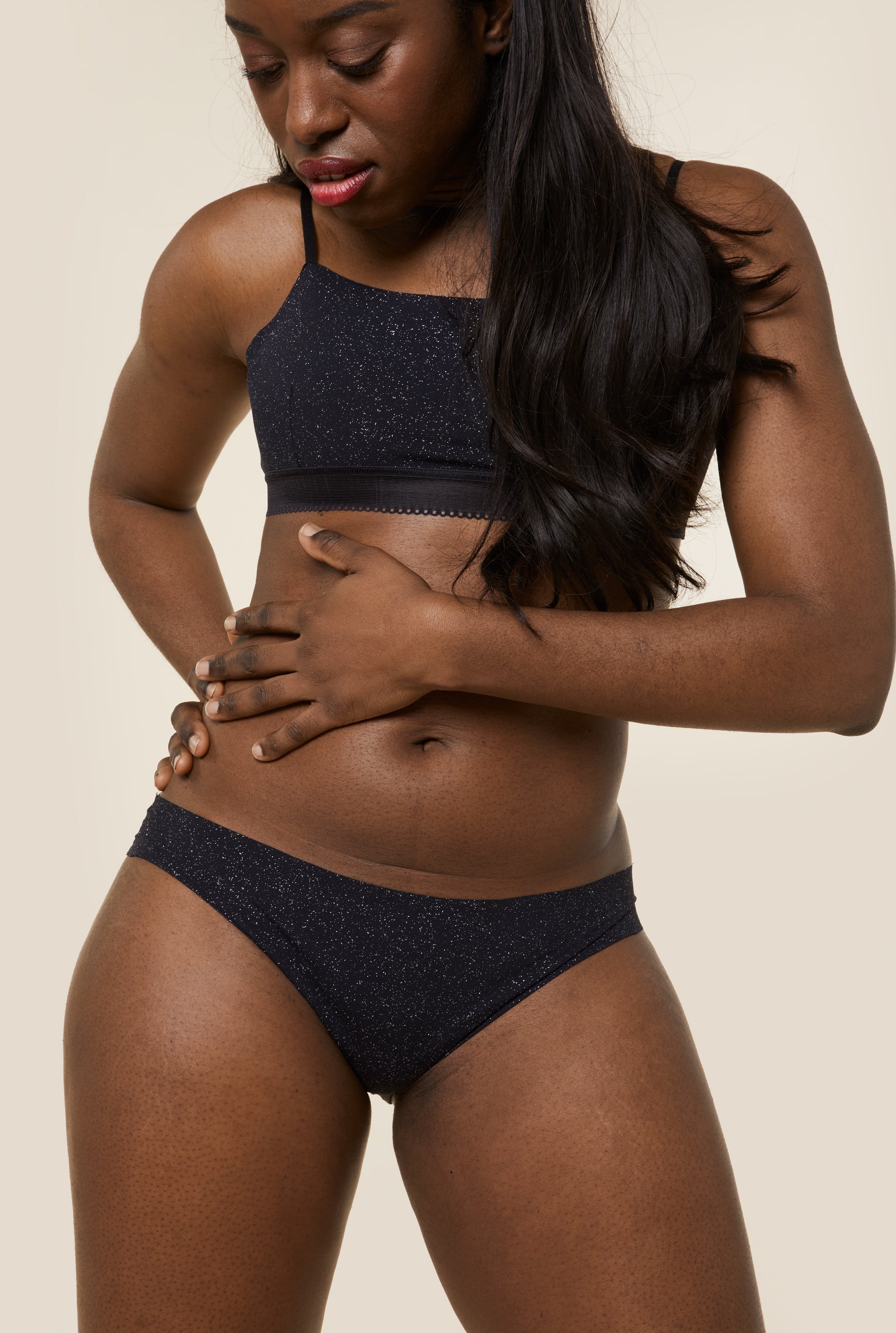 Anne-Jennifer fait du 38 et porte une taille M