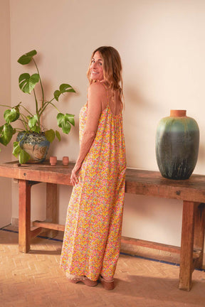 Anne fait du 36 et porte du taille S