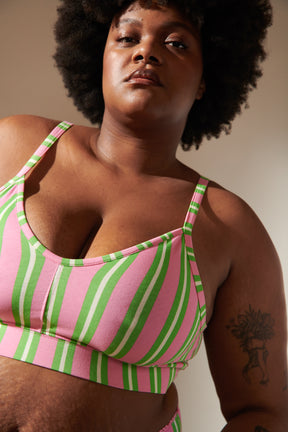 Tiffany  fait du 105E et porte une taille 3XL