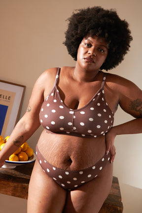 Tiffany fait du 105E et du 48 et porte une taille 3XL