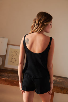 Violette fait du 34 et porte une taille XS