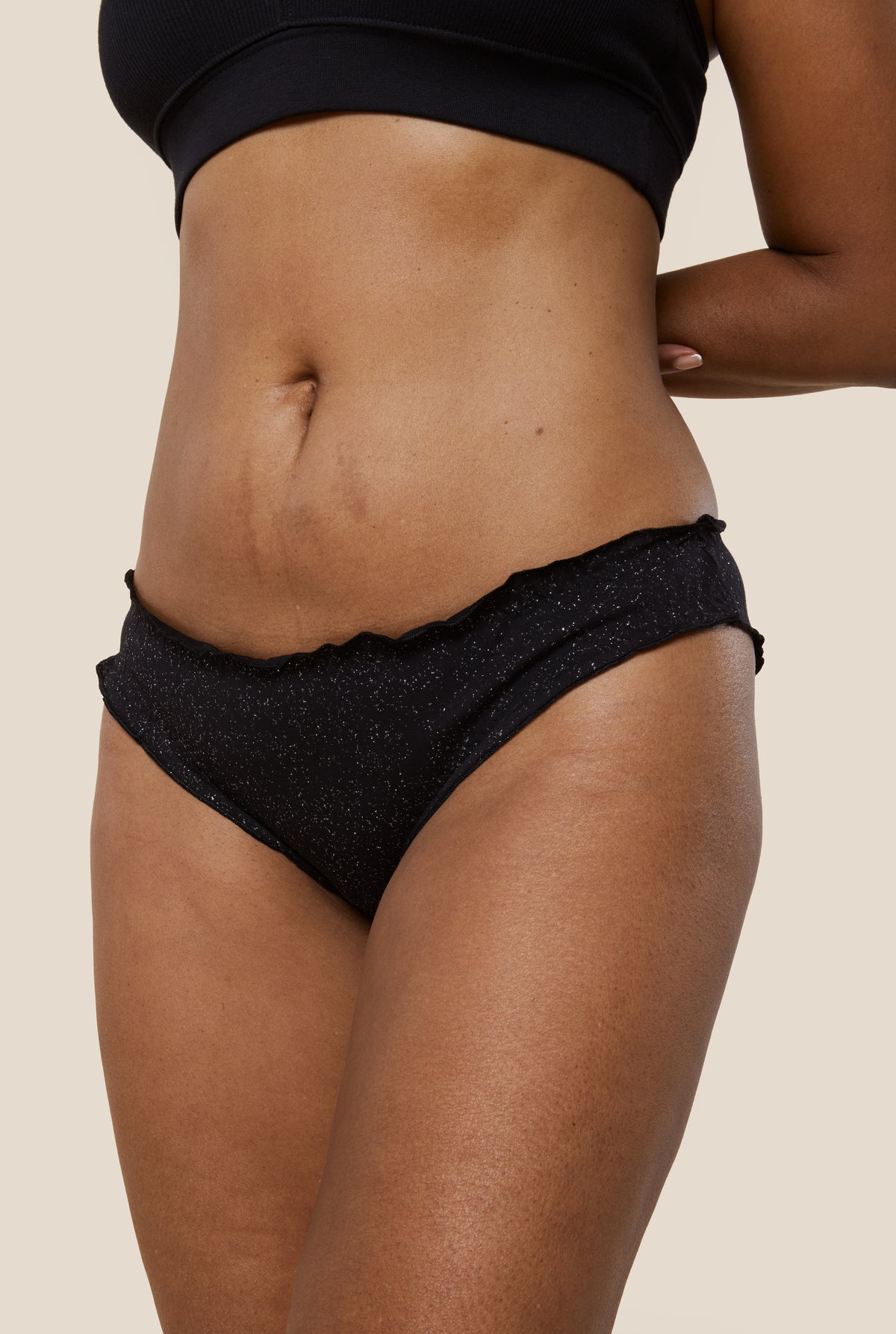 Héléna fait du 38 et porte une taille M*