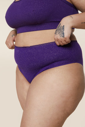 Noémie fait du 46/48 et porte une taille 2XL