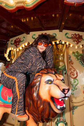 Elsa fait du 38 et porte une taille XS/S en haut et S en bas