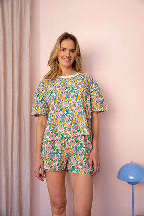 Brindie is a size 34 and wears a size S