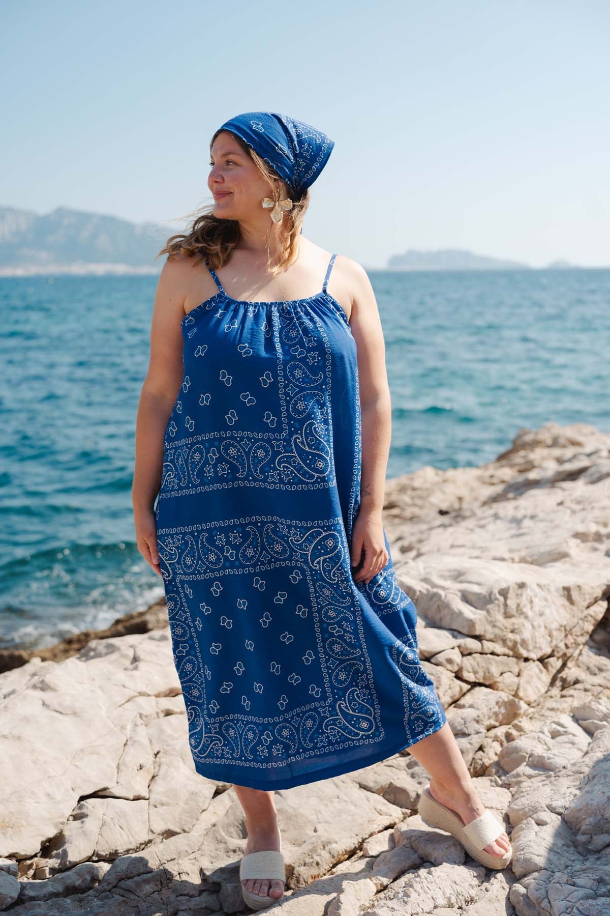 Isaure porte une taille L